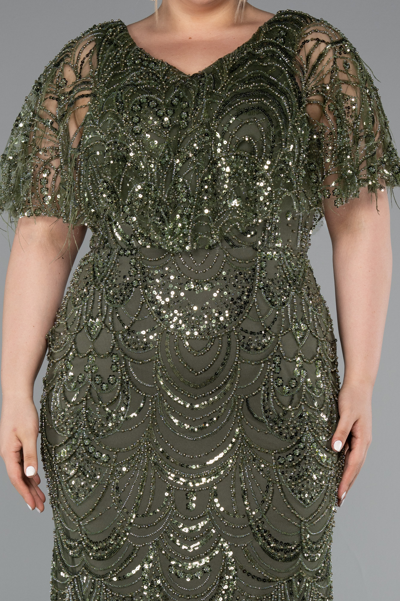 Haki Kısa Kol V Yaka Boncuklu Uzun Büyük Beden Abiye ABU4950 - Görsel 3