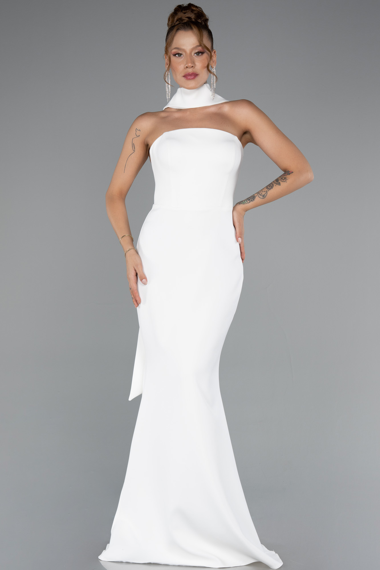 Ekru Straplez Şal Aksesuarlı Uzun Balık Abiye Elbise ABU5097