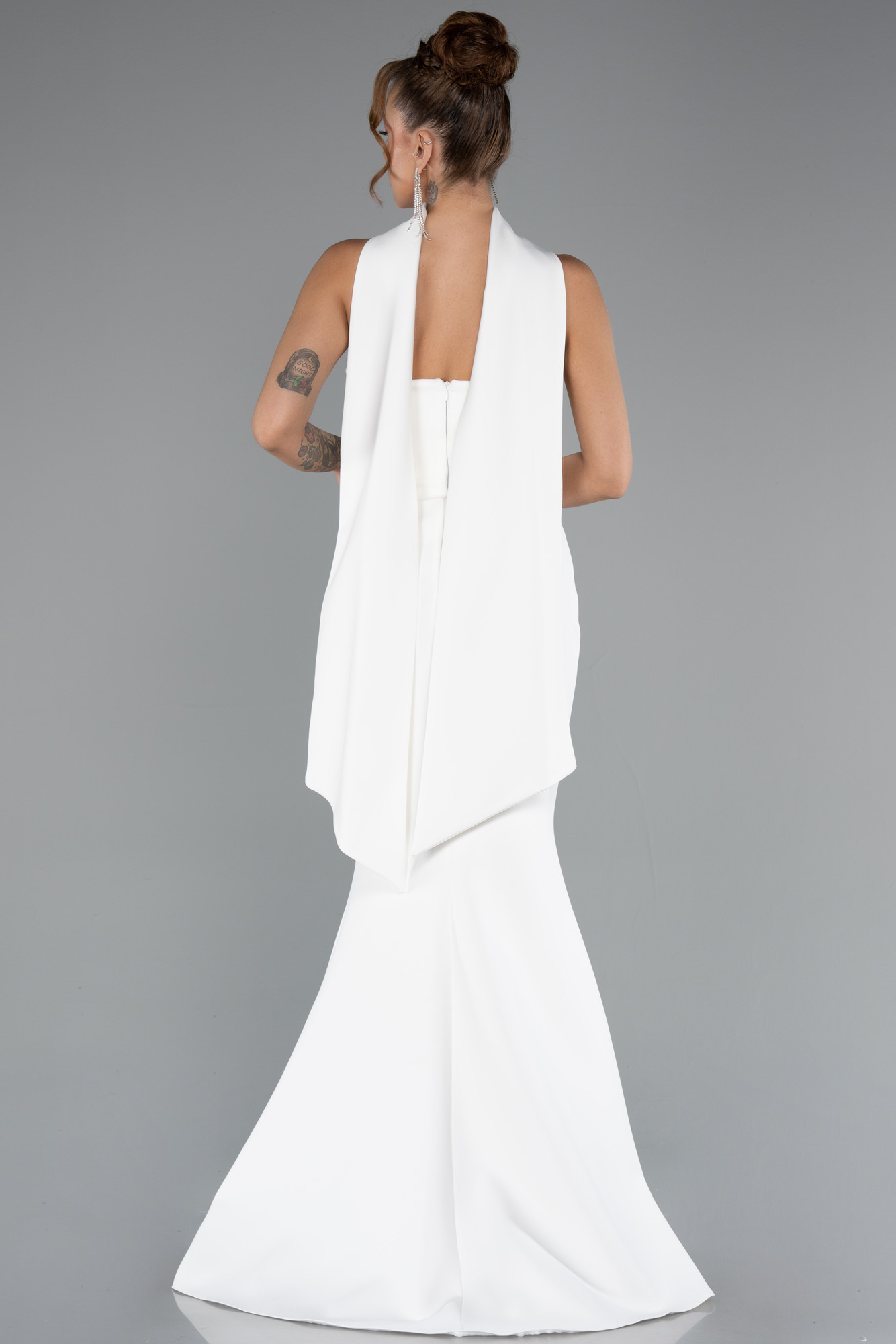 Ekru Straplez Şal Aksesuarlı Uzun Balık Abiye Elbise ABU5097 - Görsel 2