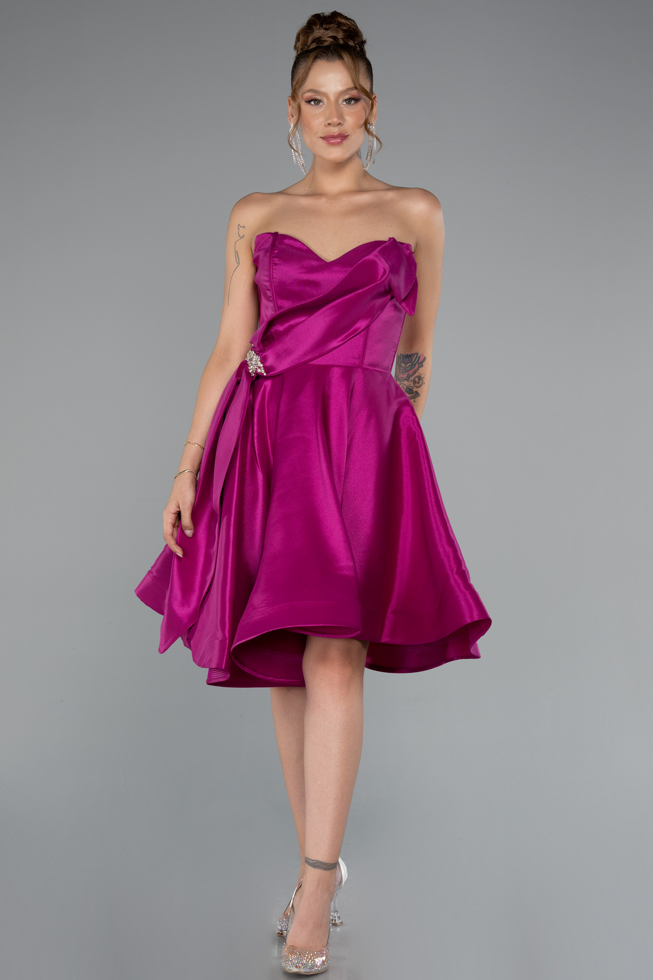 Fuşya Straplez Kısa Saten Davet Elbisesi ABK2391