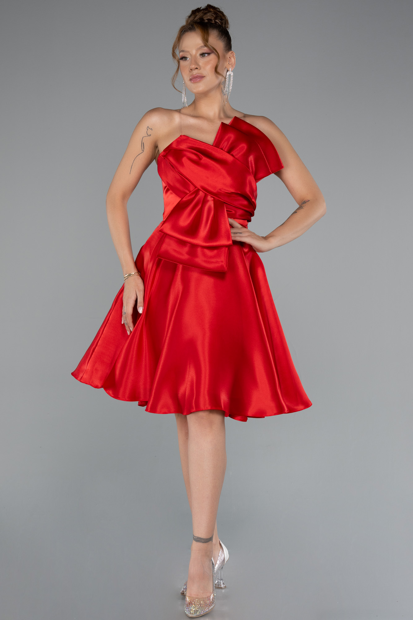 Kırmızı Straplez Kısa Saten Davet Elbisesi ABK2394
