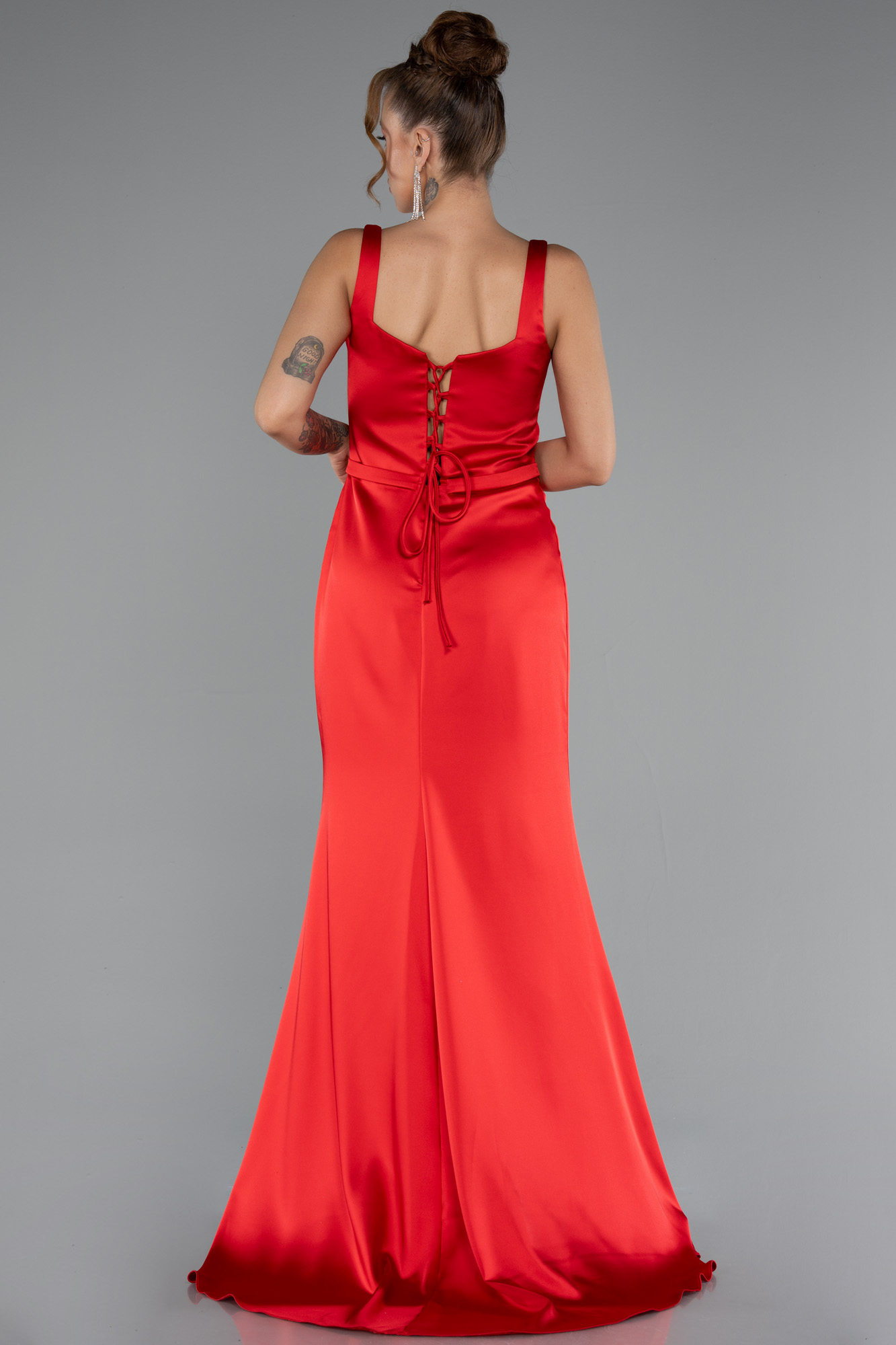 Kırmızı Askılı Kare Yaka Uzun Saten Abiye Elbise ABU5111 - Görsel 2