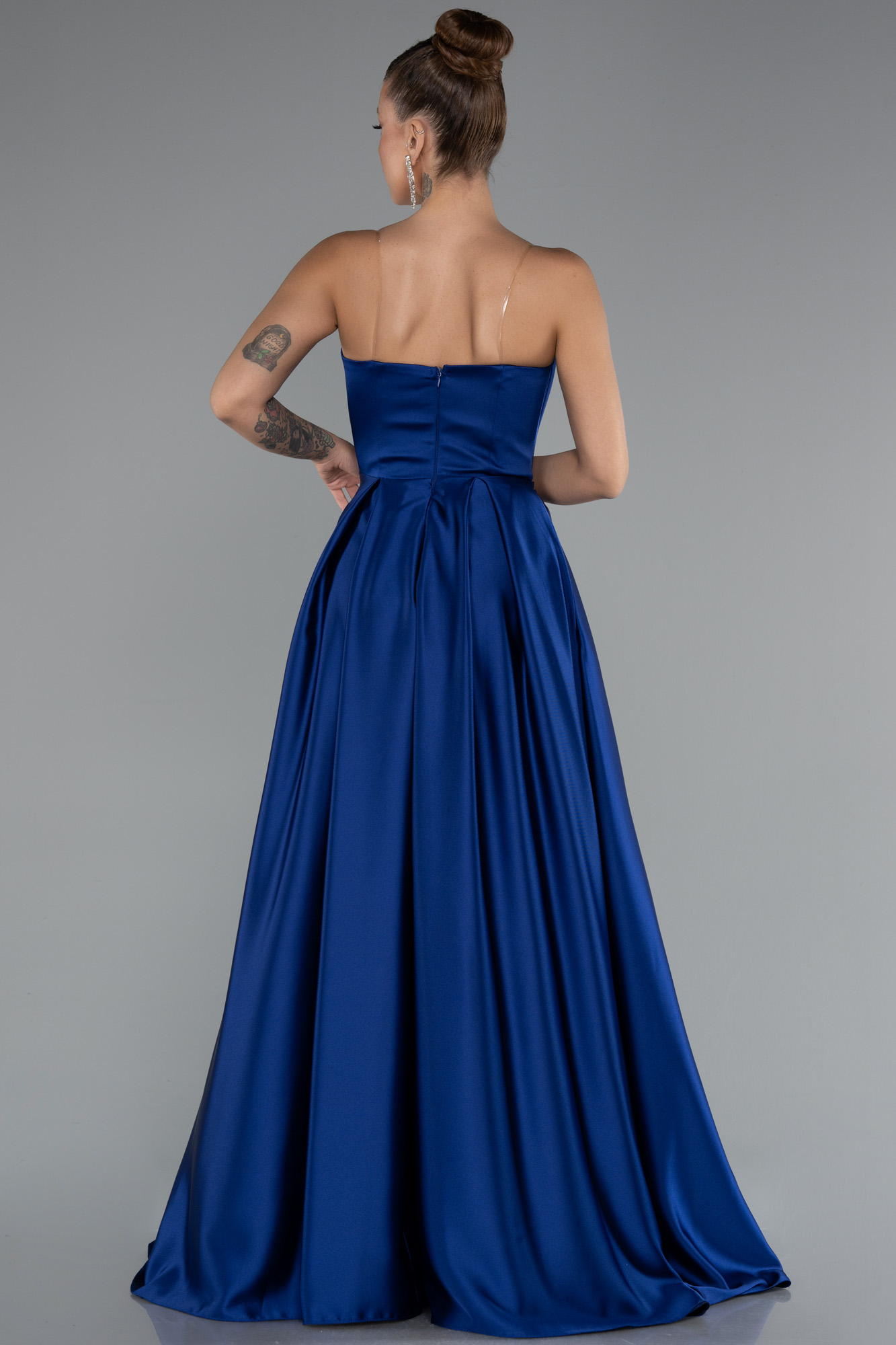 Saks Mavi Straplez Uzun Saten Abiye Elbise ABU5105 - Görsel 2