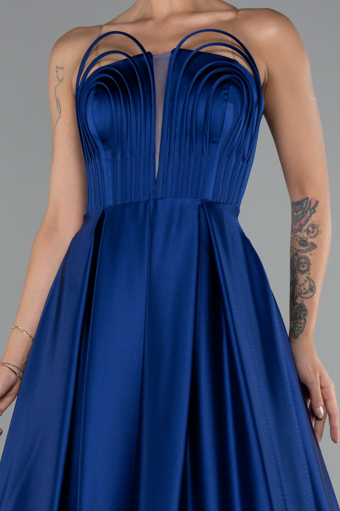 Saks Mavi Straplez Uzun Saten Abiye Elbise ABU5105 - Görsel 3