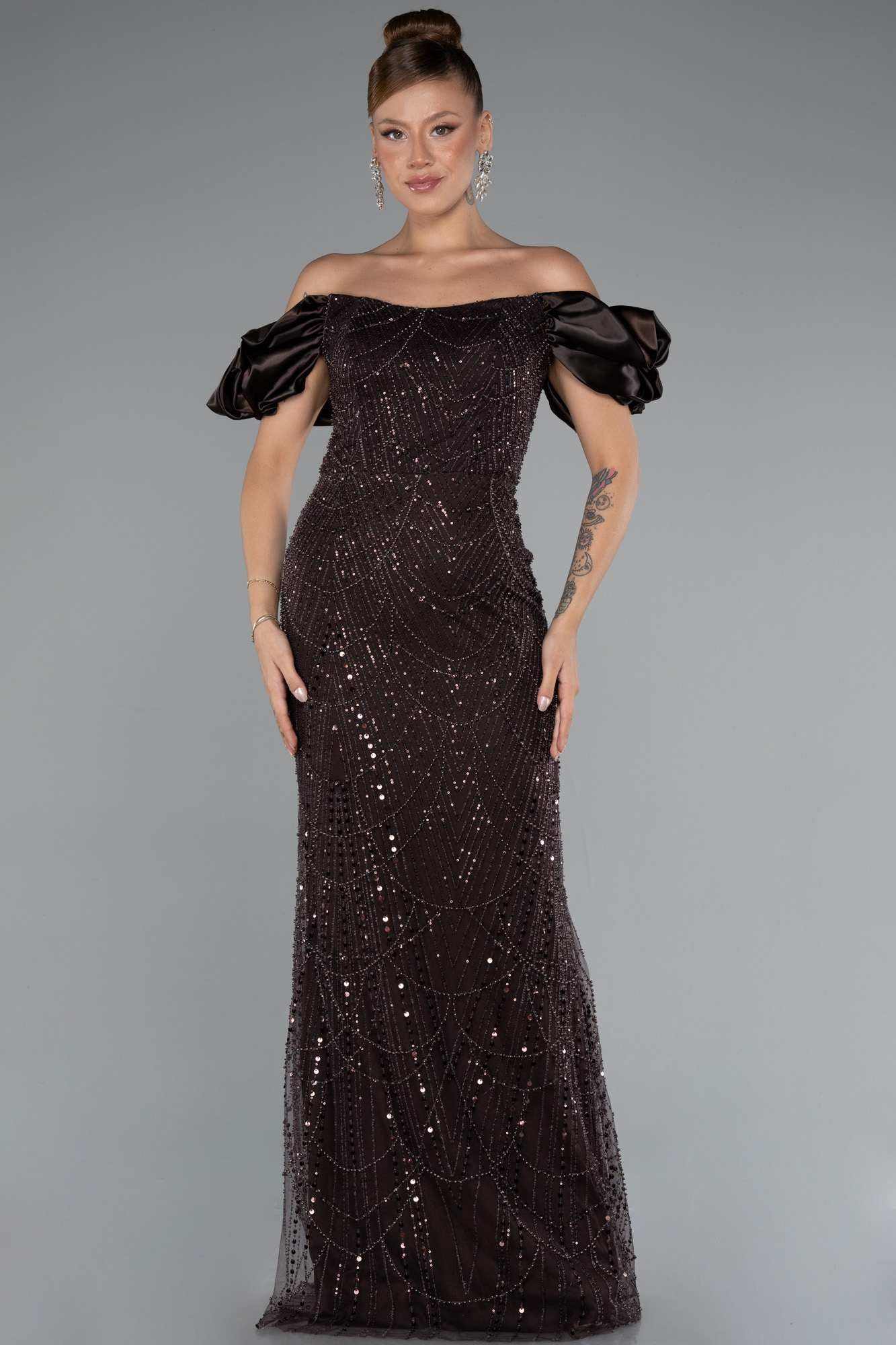 Koyu Kahve Kısa Kol Boncuklu Uzun Taşlı Balık Abiye ABU4509