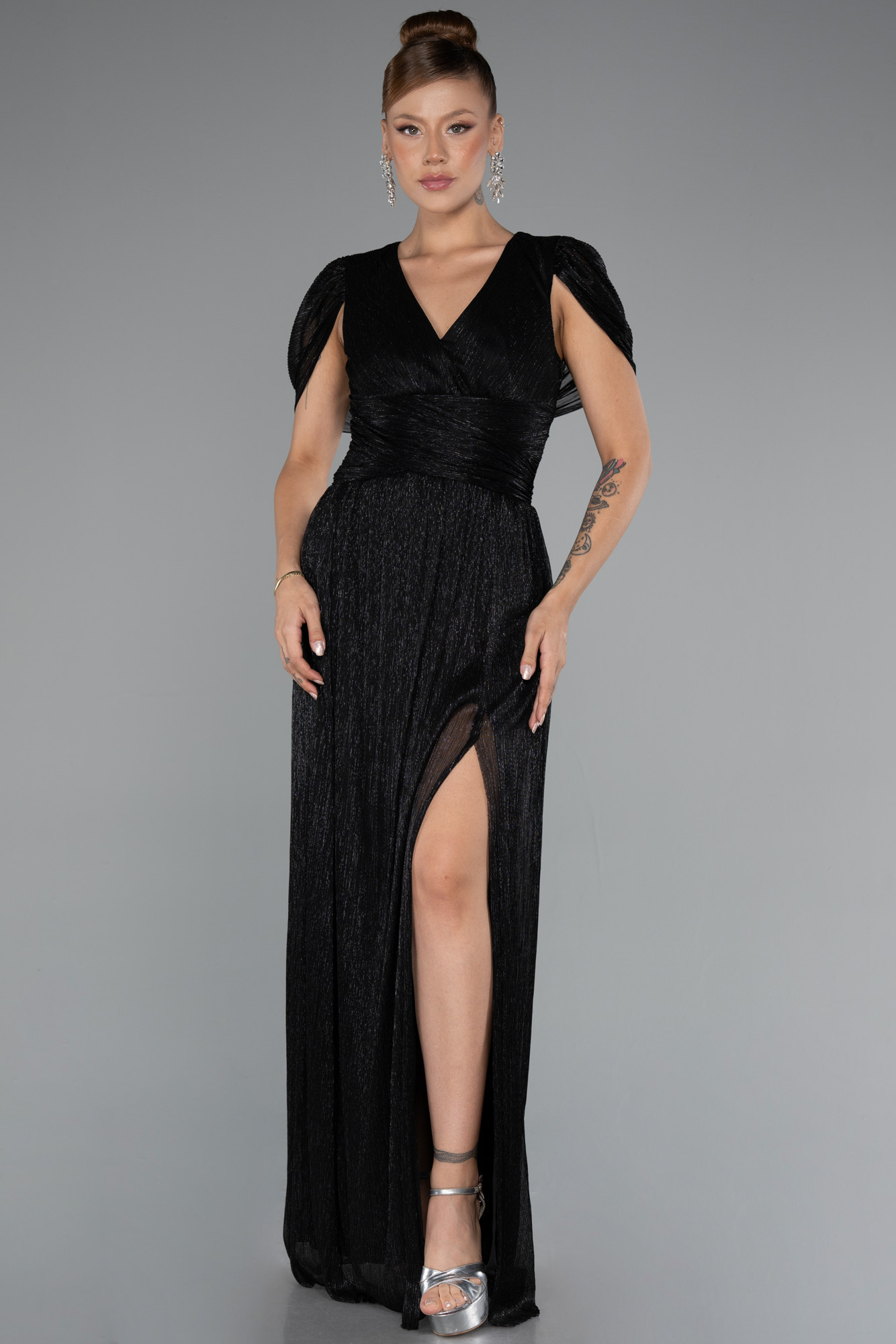 Siyah Kısa Kol Bacak Dekolteli Uzun Simli Abiye ABU5098