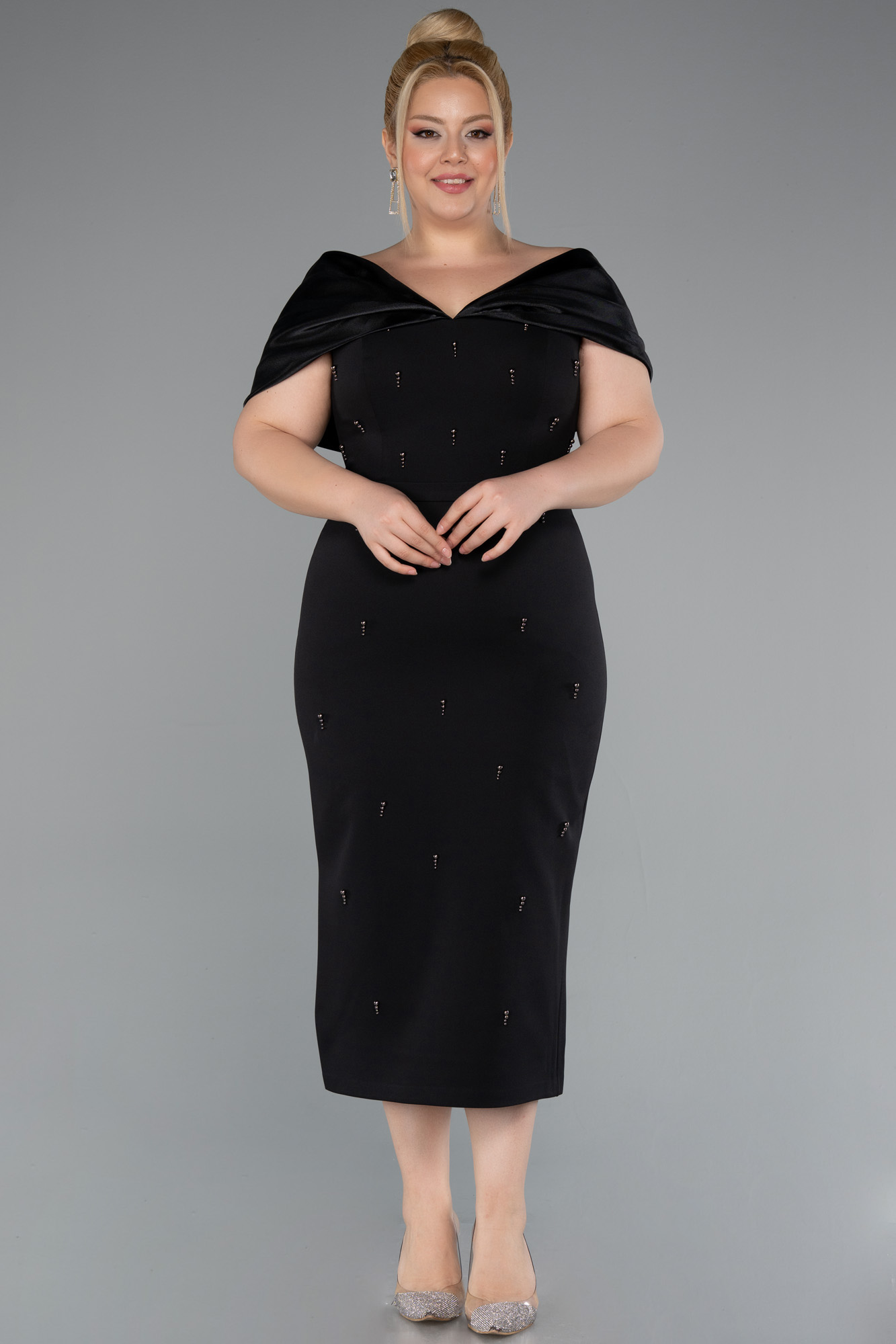 Siyah Kayık Yaka Taşlı Midi Büyük Beden Davet Elbisesi ABK2400