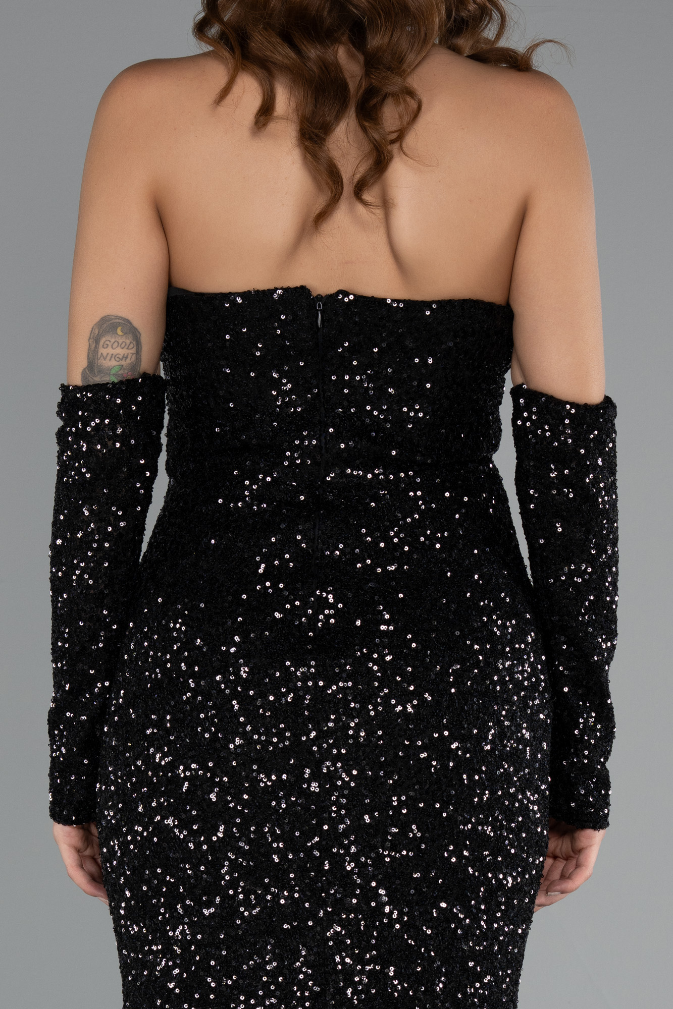 Siyah Straplez Kol Aksesuarlı Yırtmaçlı Uzun Pullu Abiye ABU5163 - Görsel 4