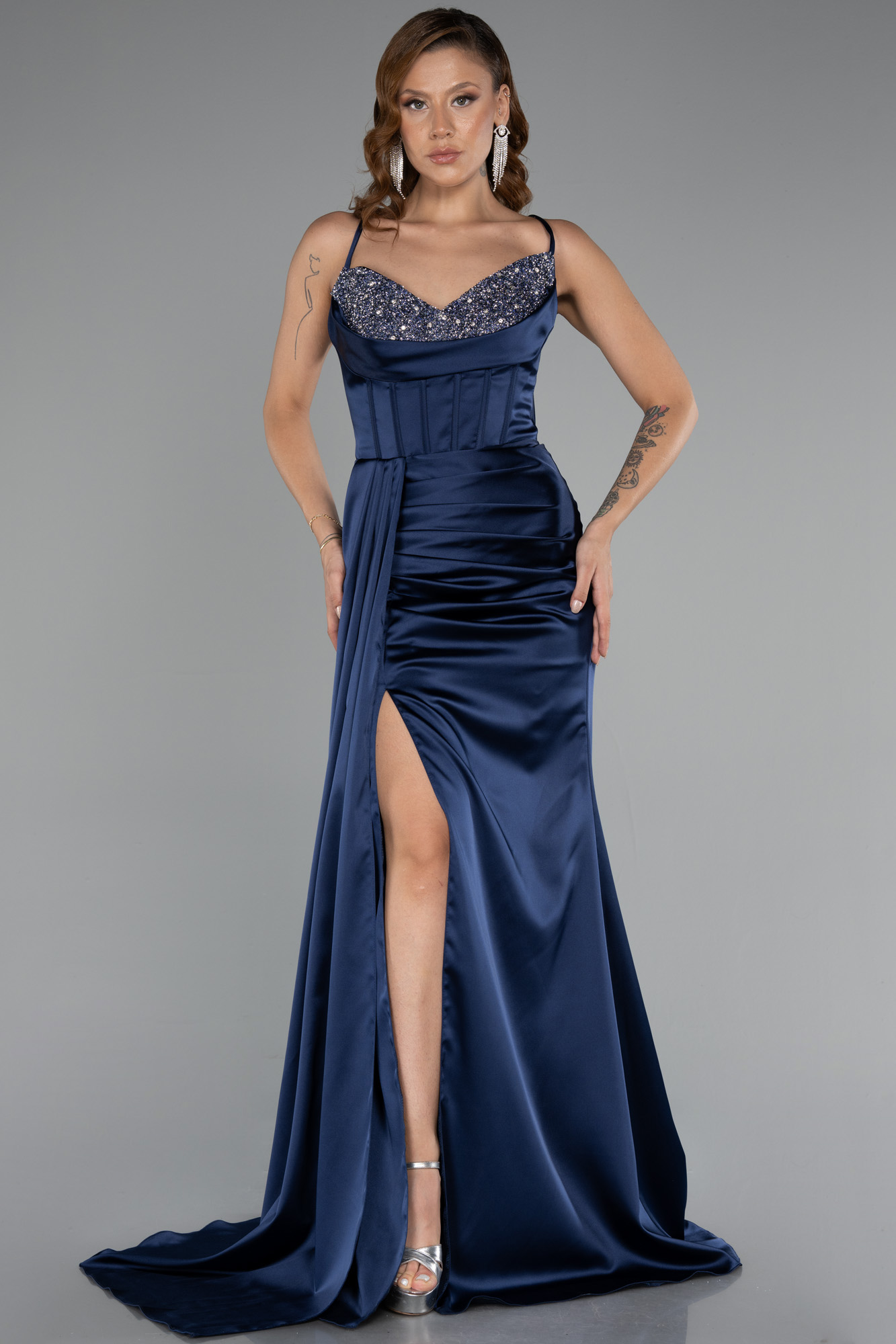 Lacivert Göğsü Taşlı Yırtmaçlı Uzun Saten Abiye ABU5171