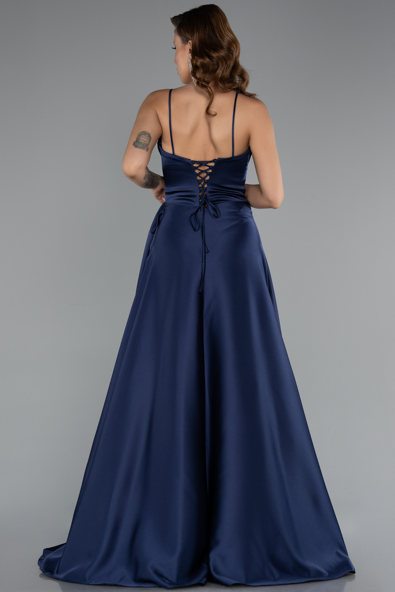 Lacivert Askılı Bacak Dekolteli Uzun Saten Abiye ABU5172 - Görsel 2