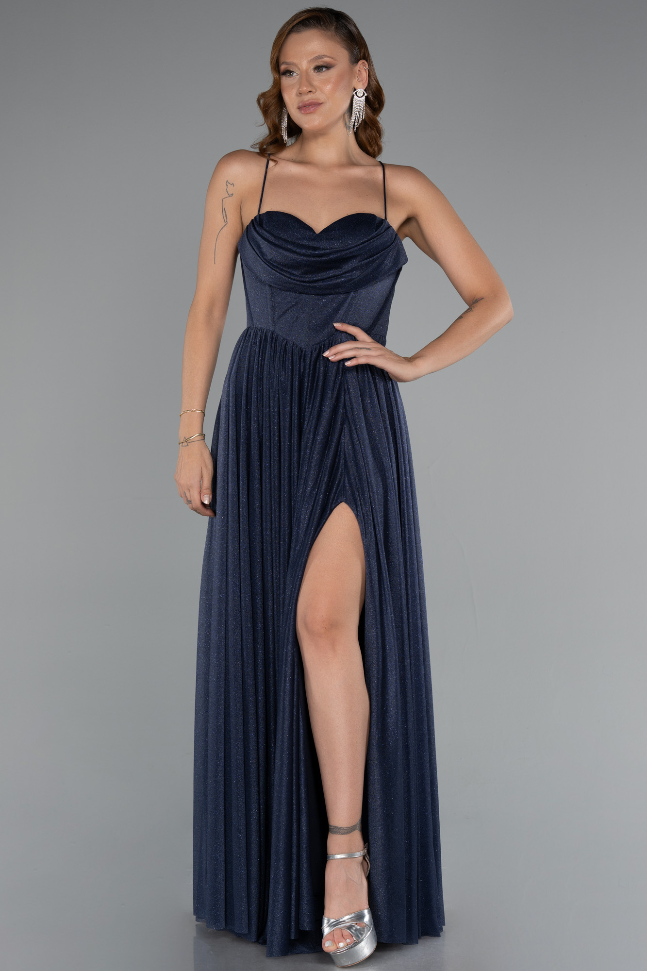 Siyah Bacak Dekolteli Balenli Uzun Simli Abiye Elbise ABU5175 - Görsel 5