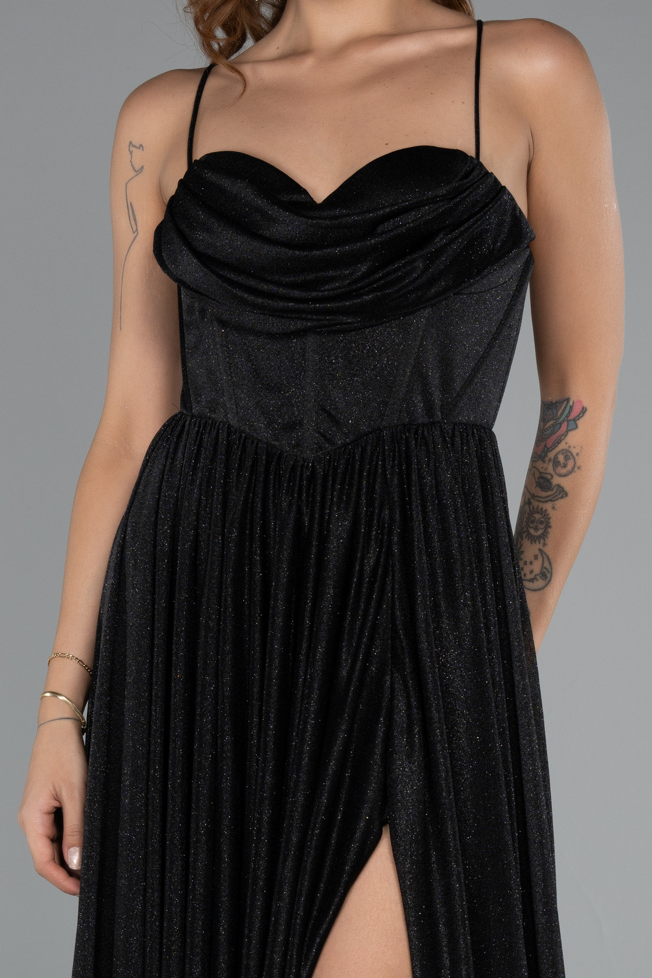 Siyah Bacak Dekolteli Balenli Uzun Simli Abiye Elbise ABU5175 - Görsel 3