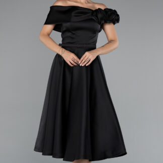 Siyah Gül Detay Kayık Yaka Kemerli Midi Saten Abiye ABK2410