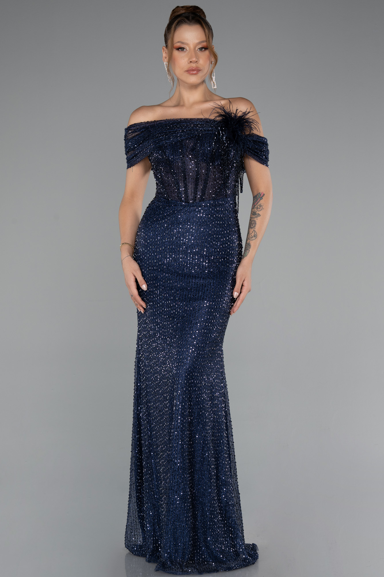 Lacivert Kayık Yaka Taşlı Uzun Özel Tasarım Abiye ABU5183