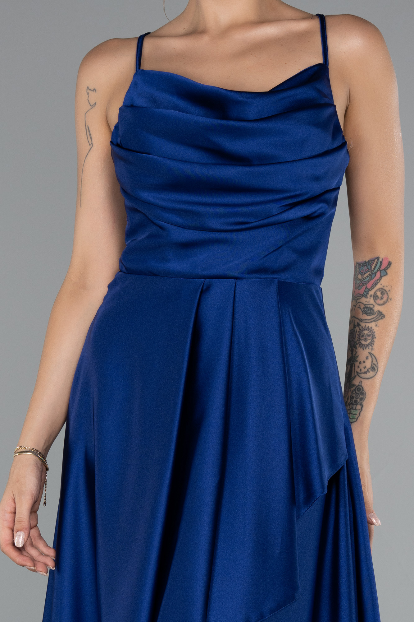 Parlement Bacak Dekolteli Uzun Saten Mezuniyet Elbisesi ABU5184 - Görsel 3