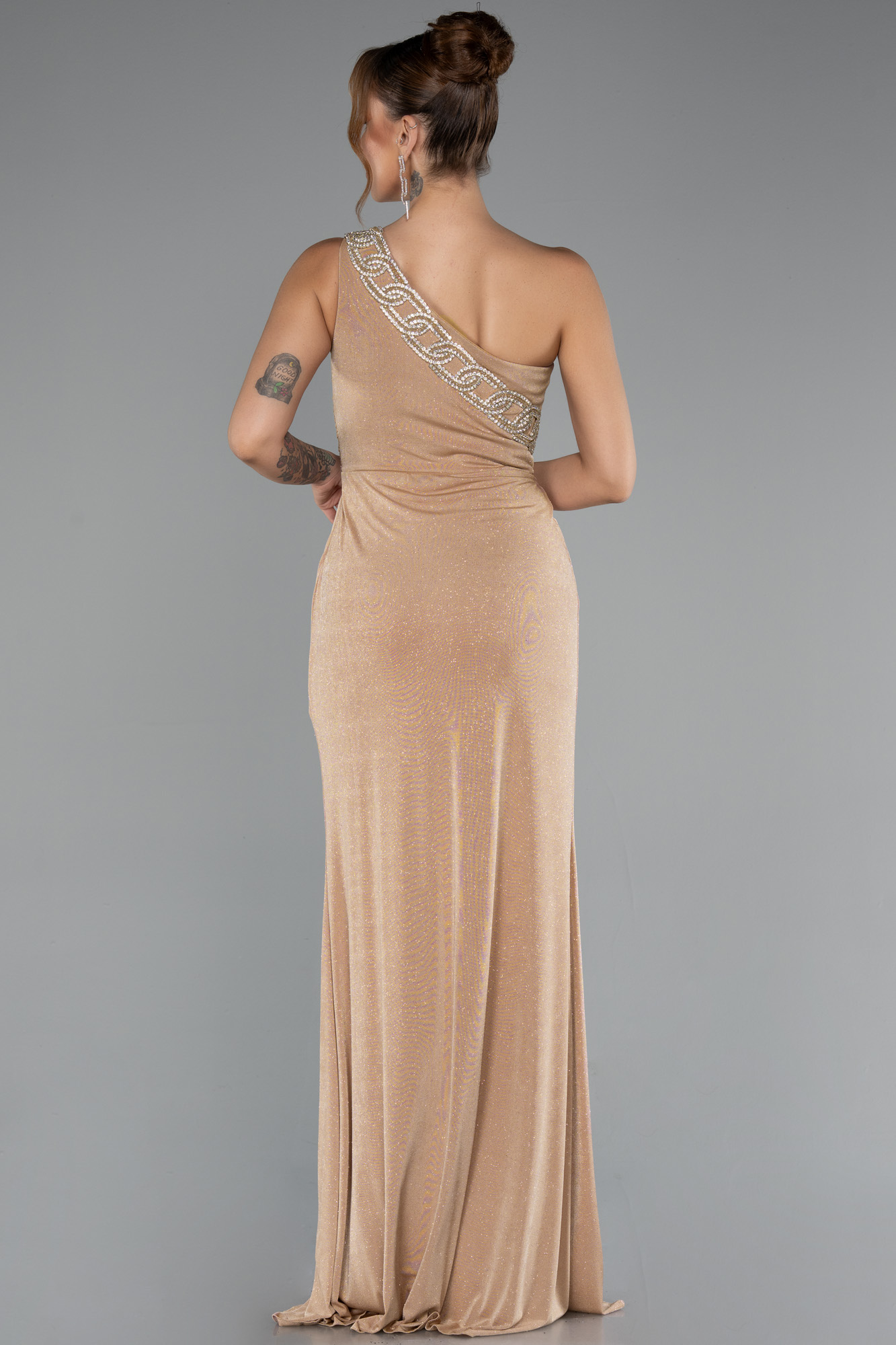 Gold Tek Omuz Bacak Dekolteli Uzun Simli Abiye Elbise ABU4599 - Görsel 2