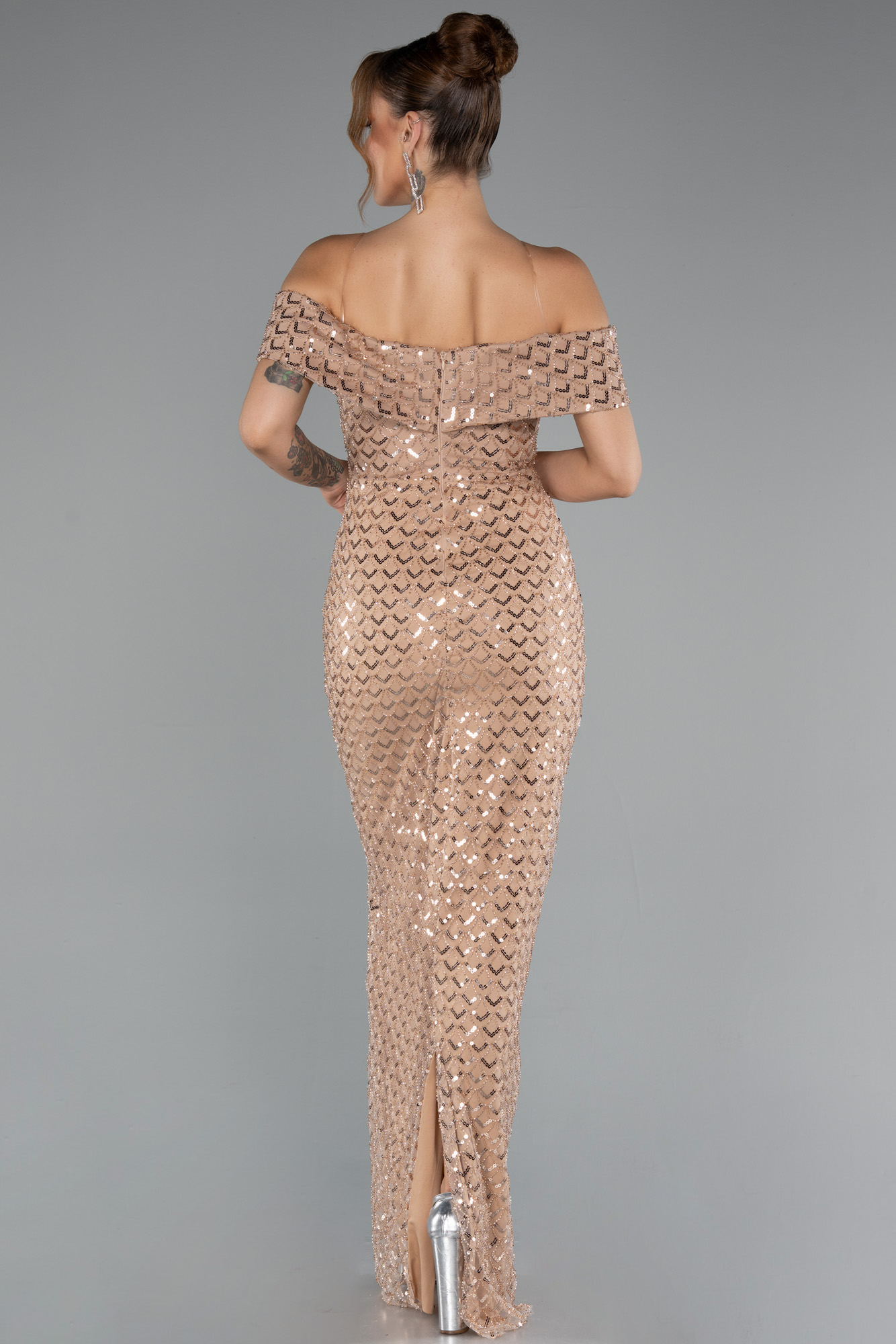 Gold Kayık Yaka Boncuklu Uzun Abiye Elbise ABU5186 - Görsel 2