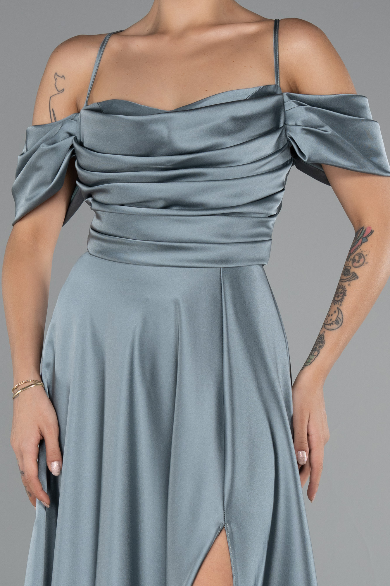 Mint Yırtmaçlı Uzun Saten Mezuniyet Elbisesi ABU4703 - Görsel 3