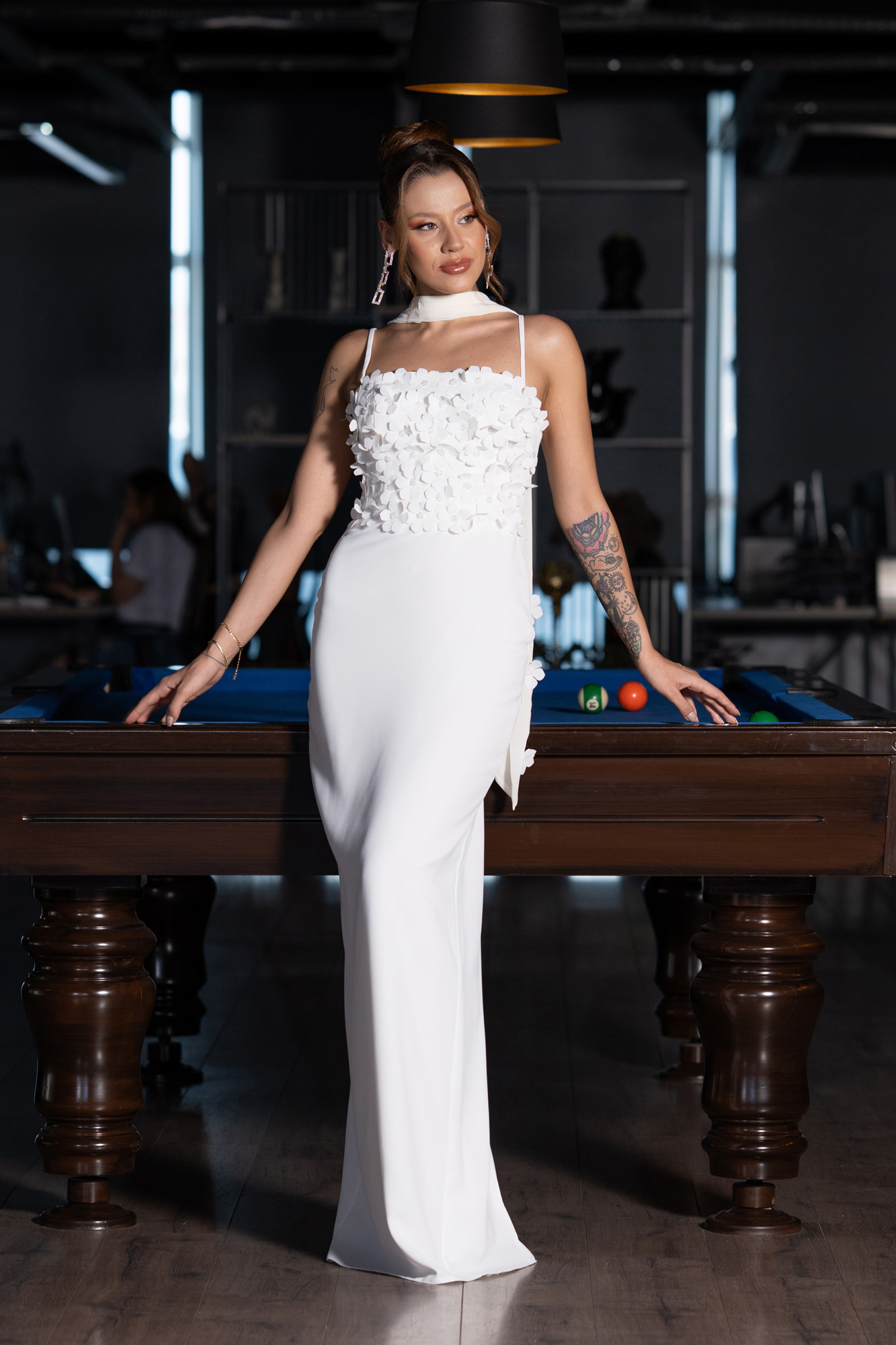 Siyah Askılı Üç Boyut Çiçekli Şallı Uzun Abiye Elbise ABU5181 - Görsel 5