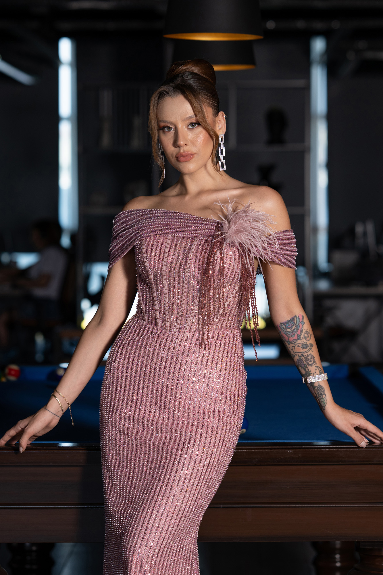 Pudra Kayık Yaka Taşlı Uzun Özel Tasarım Abiye ABU5183 - Görsel 2