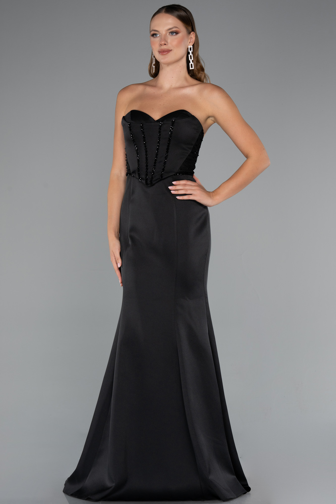 Siyah Straplez Taş İşleme Uzun Saten Abiye Elbise ABU5219