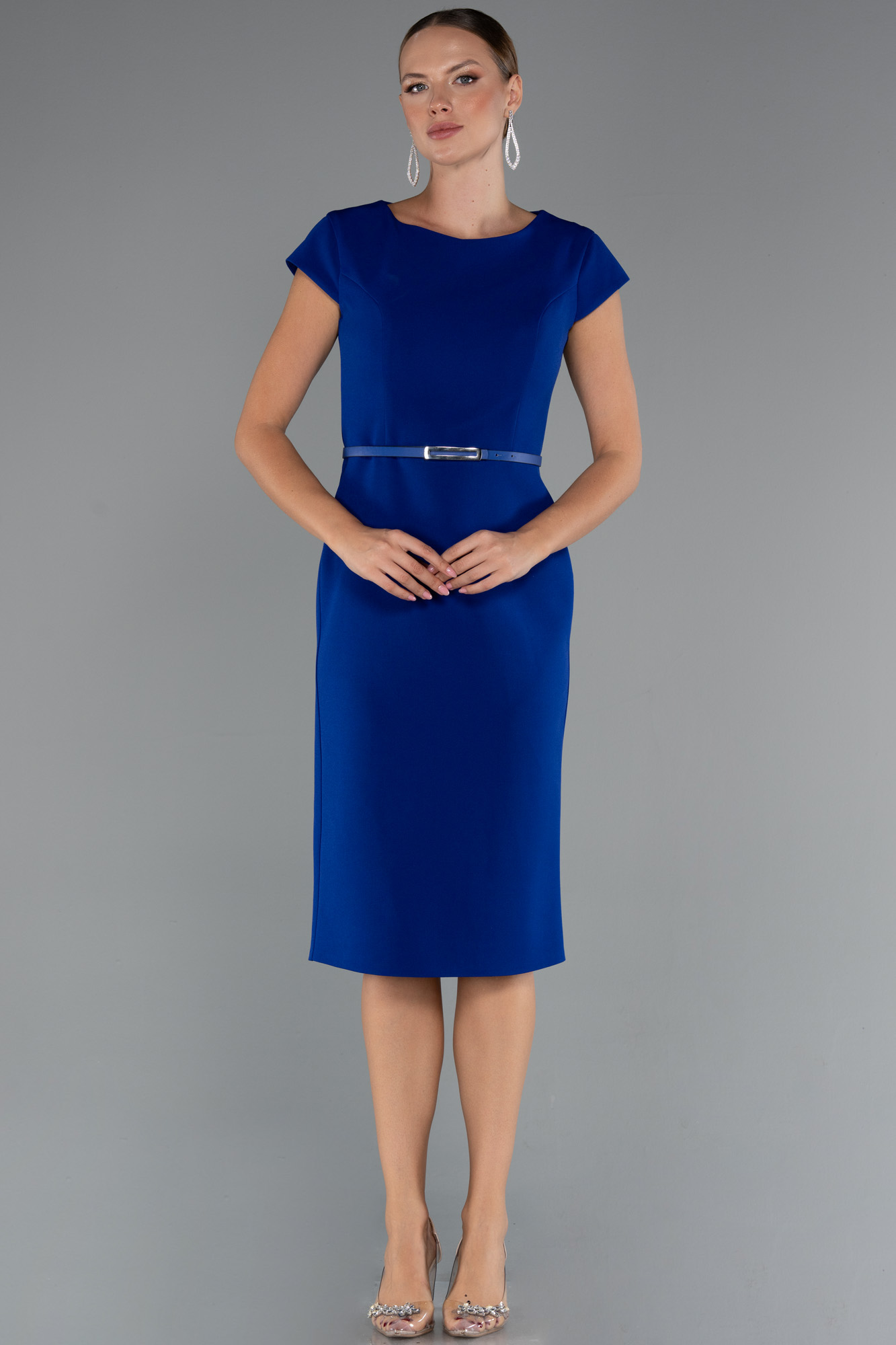 Saks Mavi Kısa Kol Kemerli Midi Davet Elbisesi ABK2428