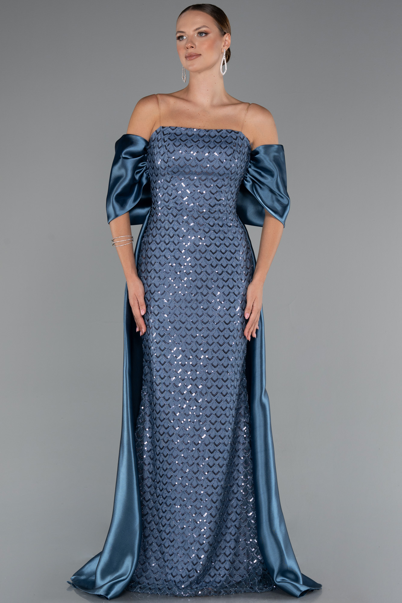 İndigo Straplez Boncuklu Saten Kuyruklu Uzun Abiye ABU5234