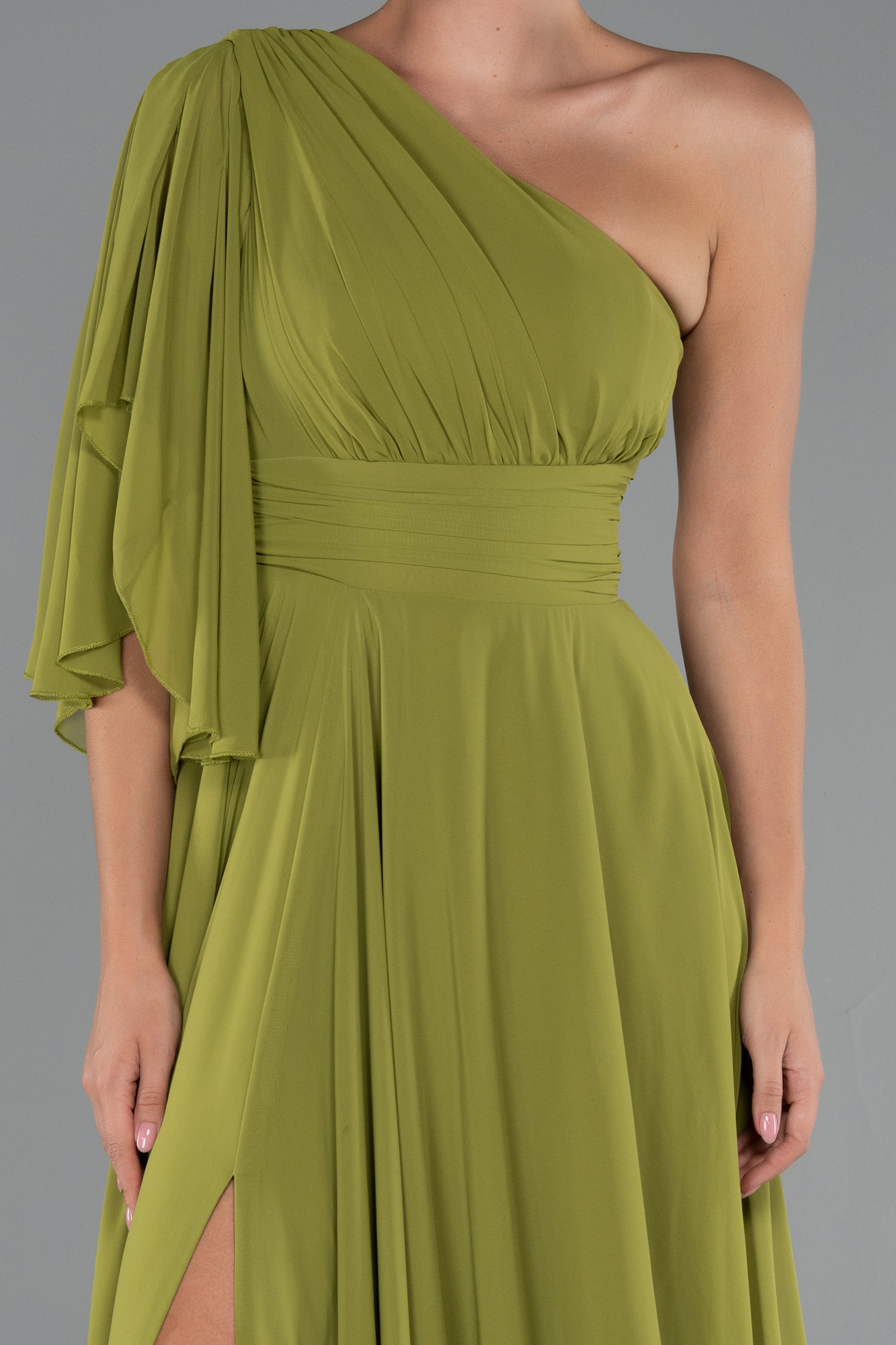 Fıstık Yeşili Tek Kol Yırtmaçlı Uzun Şifon Abiye ABU5259 - Görsel 3