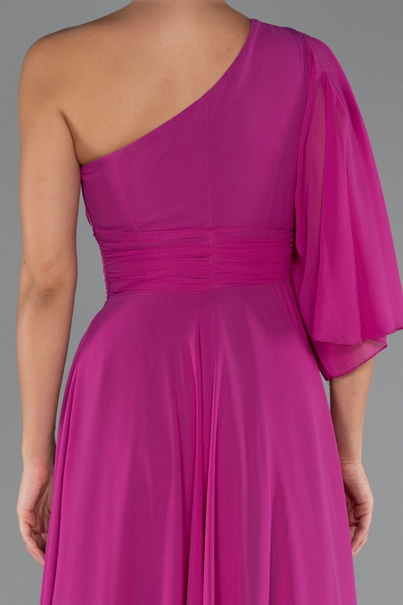 Fuşya Asimetrik Tek Kol Yırtmaçlı Uzun Şifon Abiye ABU5259 - Görsel 4