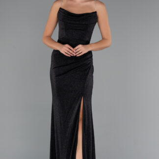 Siyah Göğüs Drapeli Bacak Dekolteli Uzun Simli Abiye ABU5245