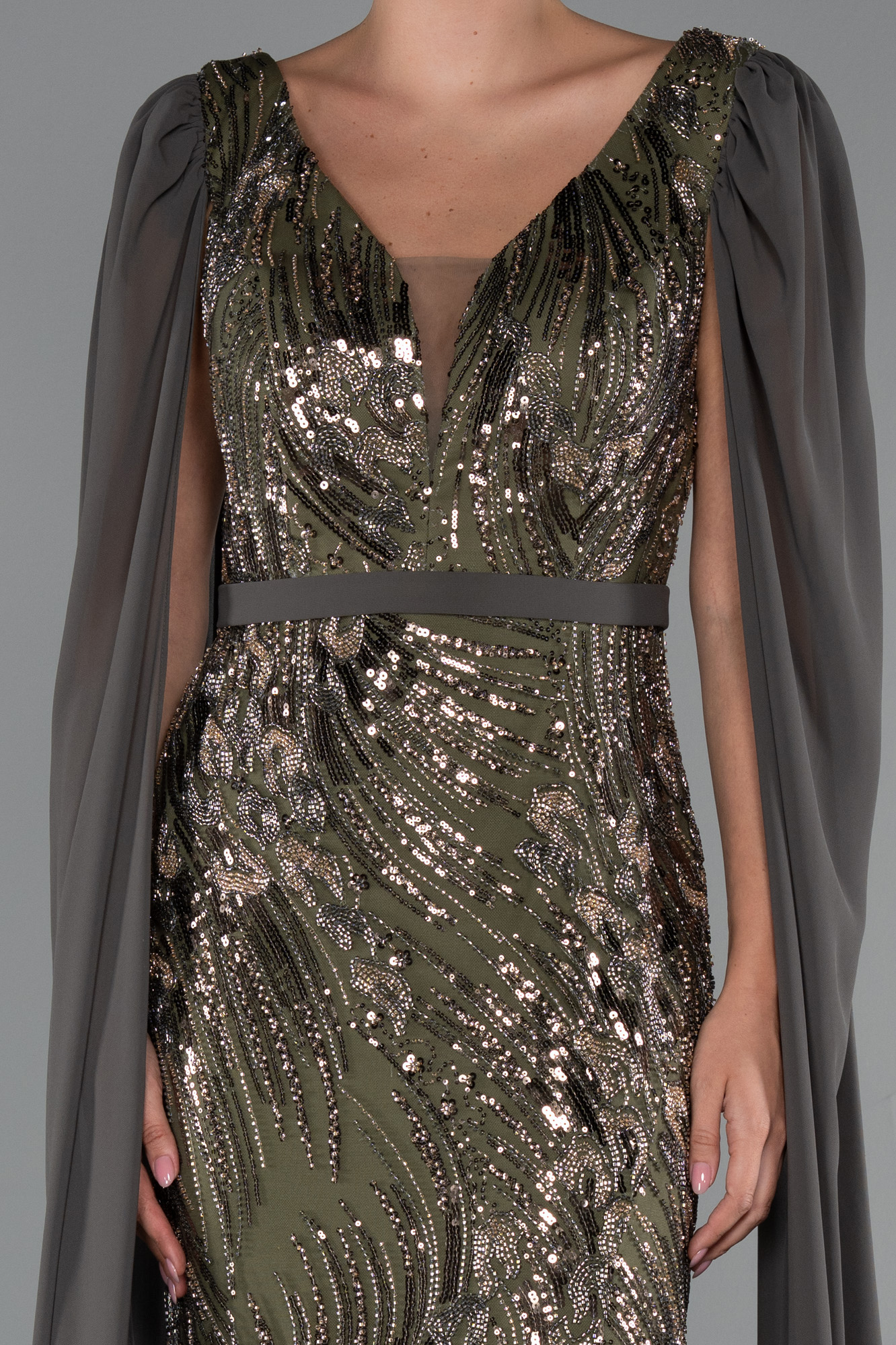 Haki Uzun Şal Kol Boncuk İşlemeli Yırtmaçlı Abiye Elbise ABU5248 - Görsel 3