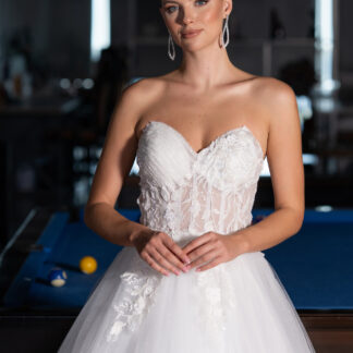 Ekru Straplez Çiçek Aplikeli Uzun Prenses Gelinlik ABG154