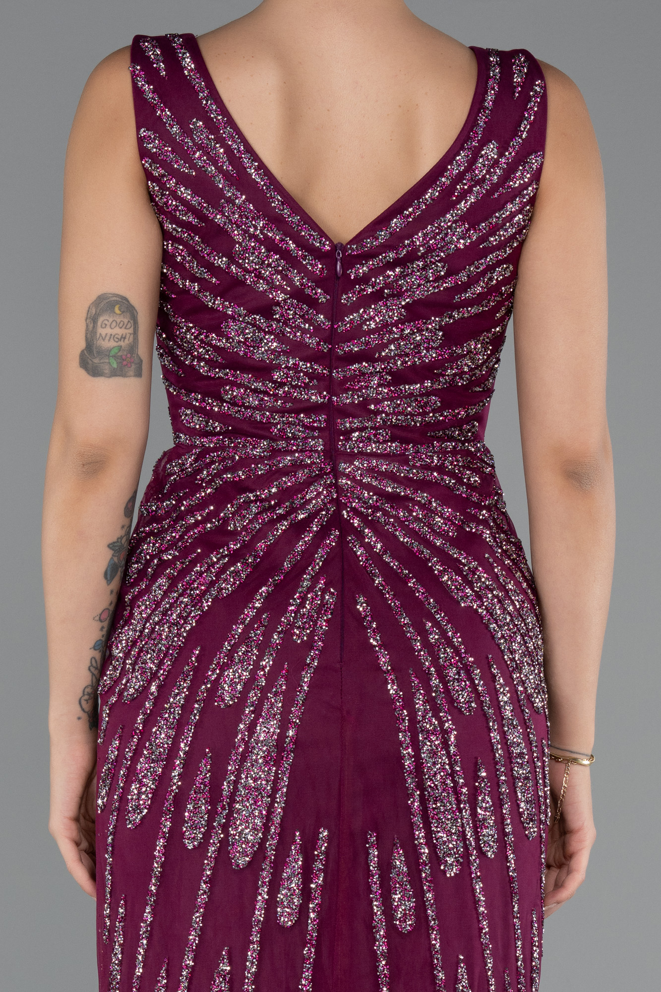 Mürdüm Kolsuz V Yaka Yırtmaçlı Uzun Taşlı Balık Abiye ABU4714 - Görsel 4