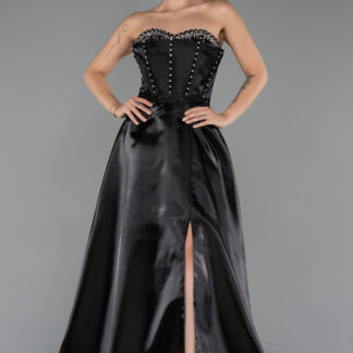 Siyah Taşlı Straplez Yaka Yırtmaçlı Uzun Saten Abiye ABU5264