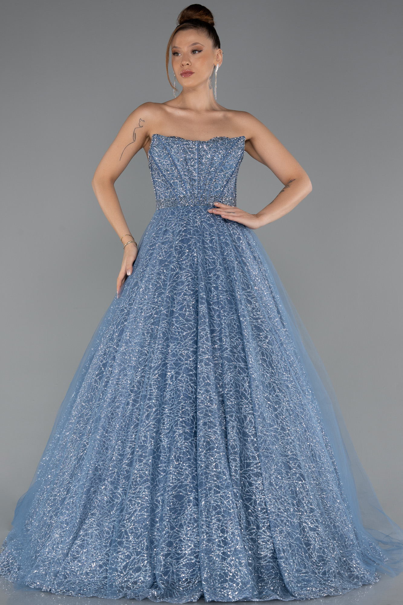 İndigo Taşlı Straplez Balenli Uzun Simli Nişan Elbisesi ABU5265