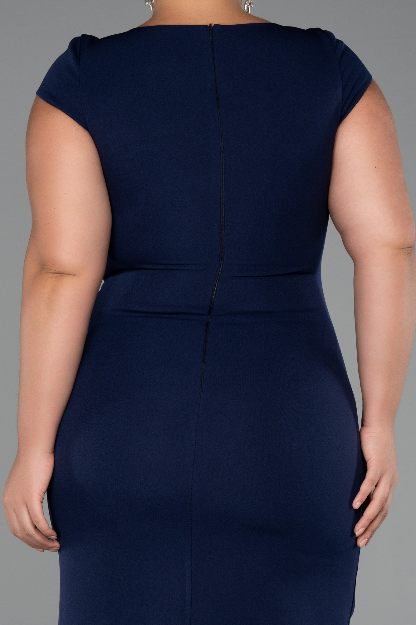 Lacivert Kısa Kol Yırtmaçlı Midi Büyük Beden Davet Elbisesi ABK2340 - Görsel 4