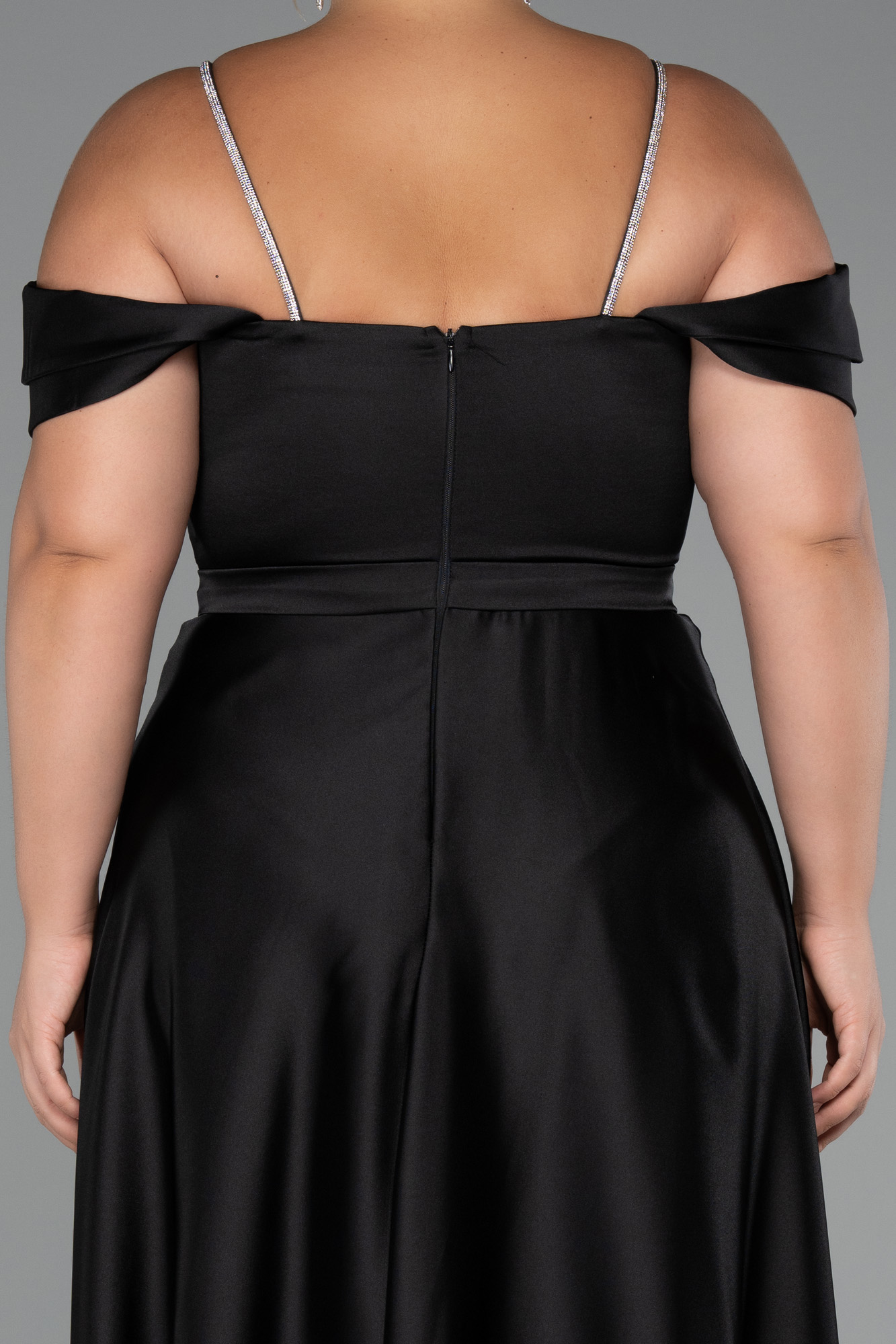 Siyah Askılı Omuz Dekolteli Uzun Saten Büyük Beden Abiye ABU5251 - Görsel 4