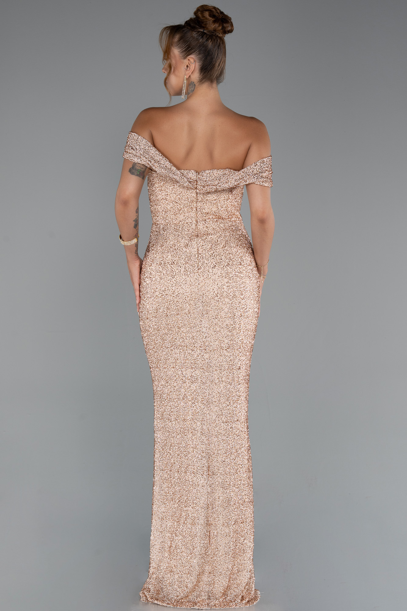 Gold Kayık Yaka Boncuklu Uzun Balık Abiye Elbise ABU5285 - Görsel 2