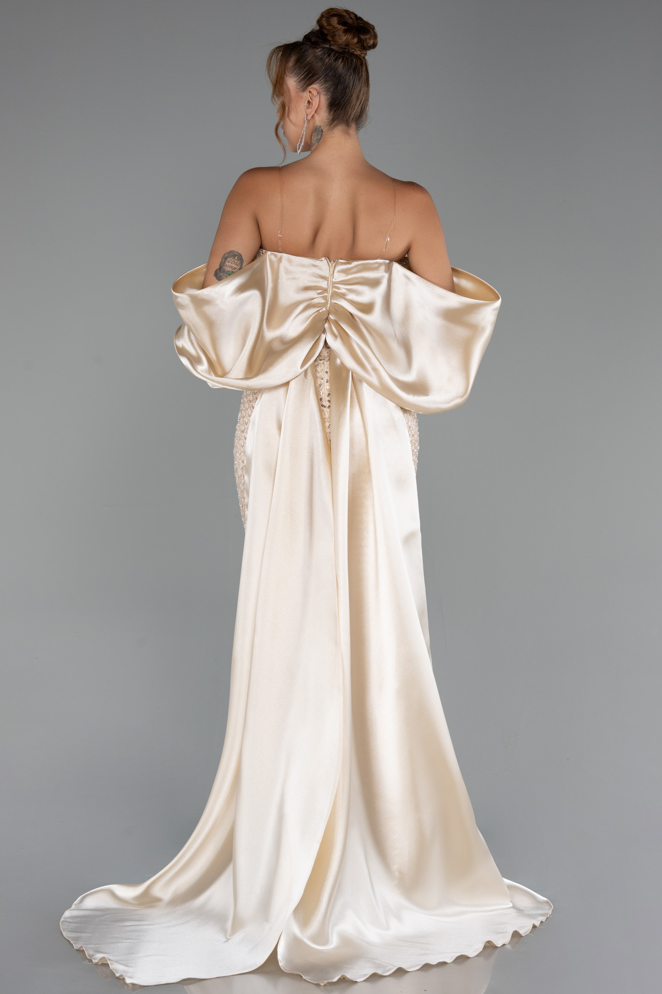 Gold Straplez Kuyruklu Uzun Boncuklu Abiye ABU5169 - Görsel 3