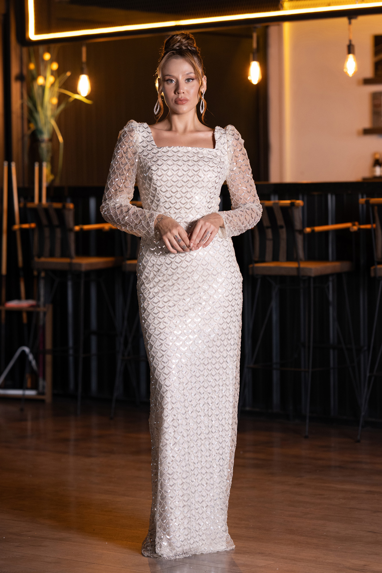 Bej Uzun Kol Kare Yaka Boncuklu Abiye Elbisesi ABU5165