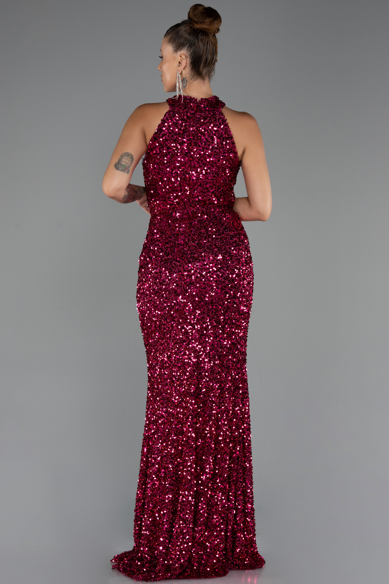 Fuşya Halter Yaka Bacak Dekolteli Uzun Pullu Abiye ABU5135 - Görsel 3