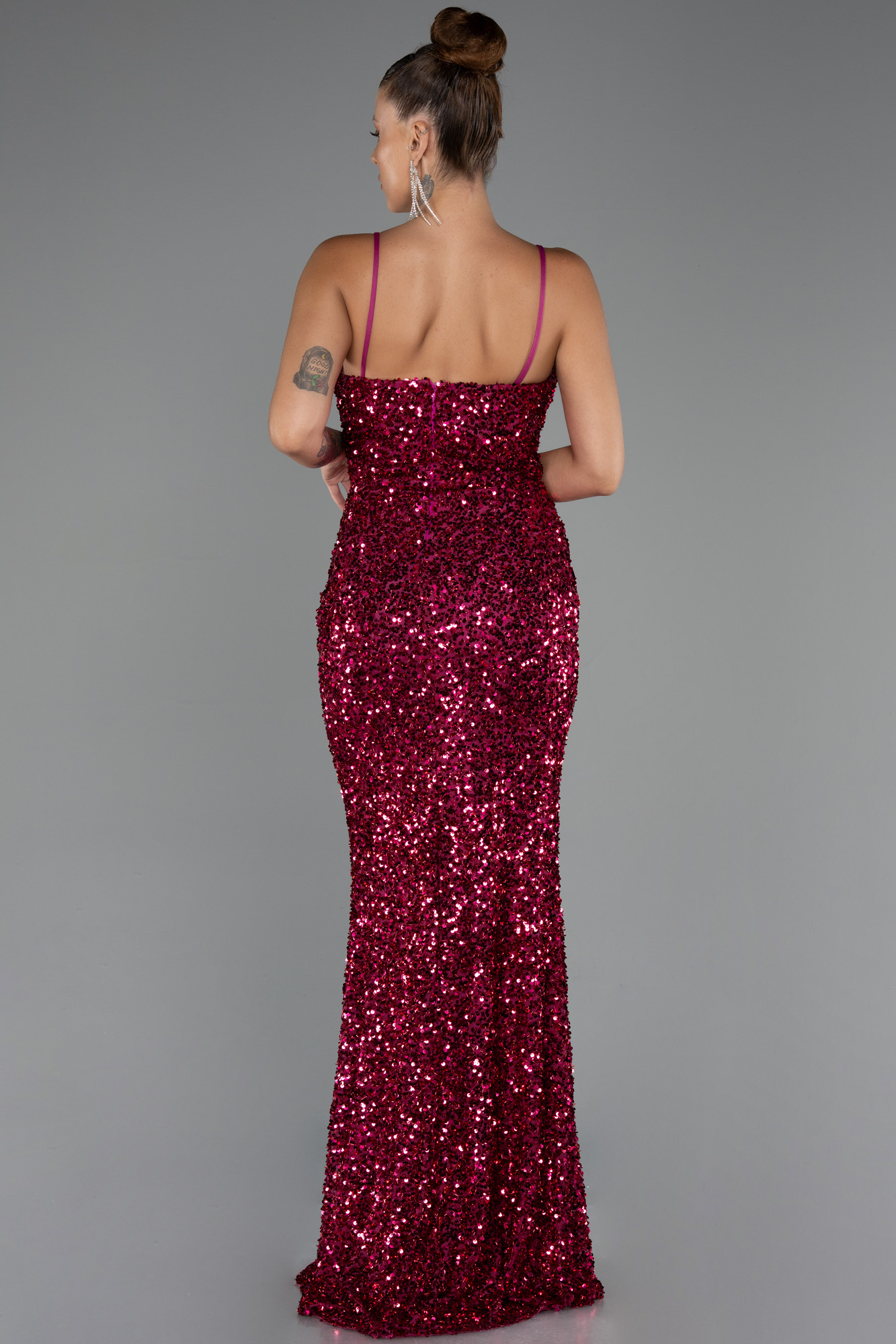 Fuşya Yırtmaçlı Göğüs Drapeli Uzun Pullu Abiye Elbise ABU4842 - Görsel 2