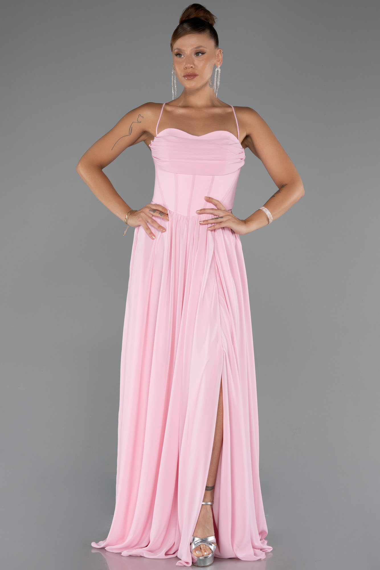 Pudra Sırt Ve Bacak Dekolteli Uzun Şifon Abiye ABU5223