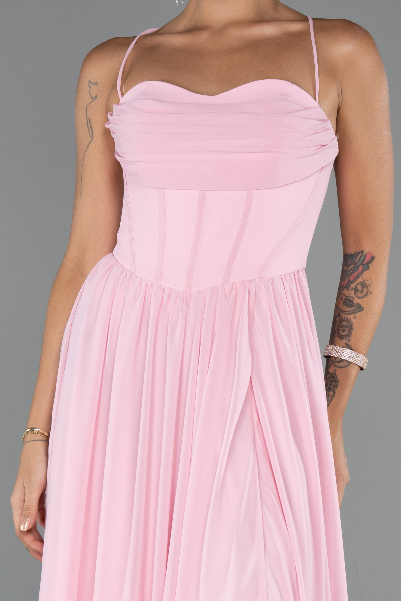 Pudra Sırt Ve Bacak Dekolteli Uzun Şifon Abiye ABU5223 - Görsel 3