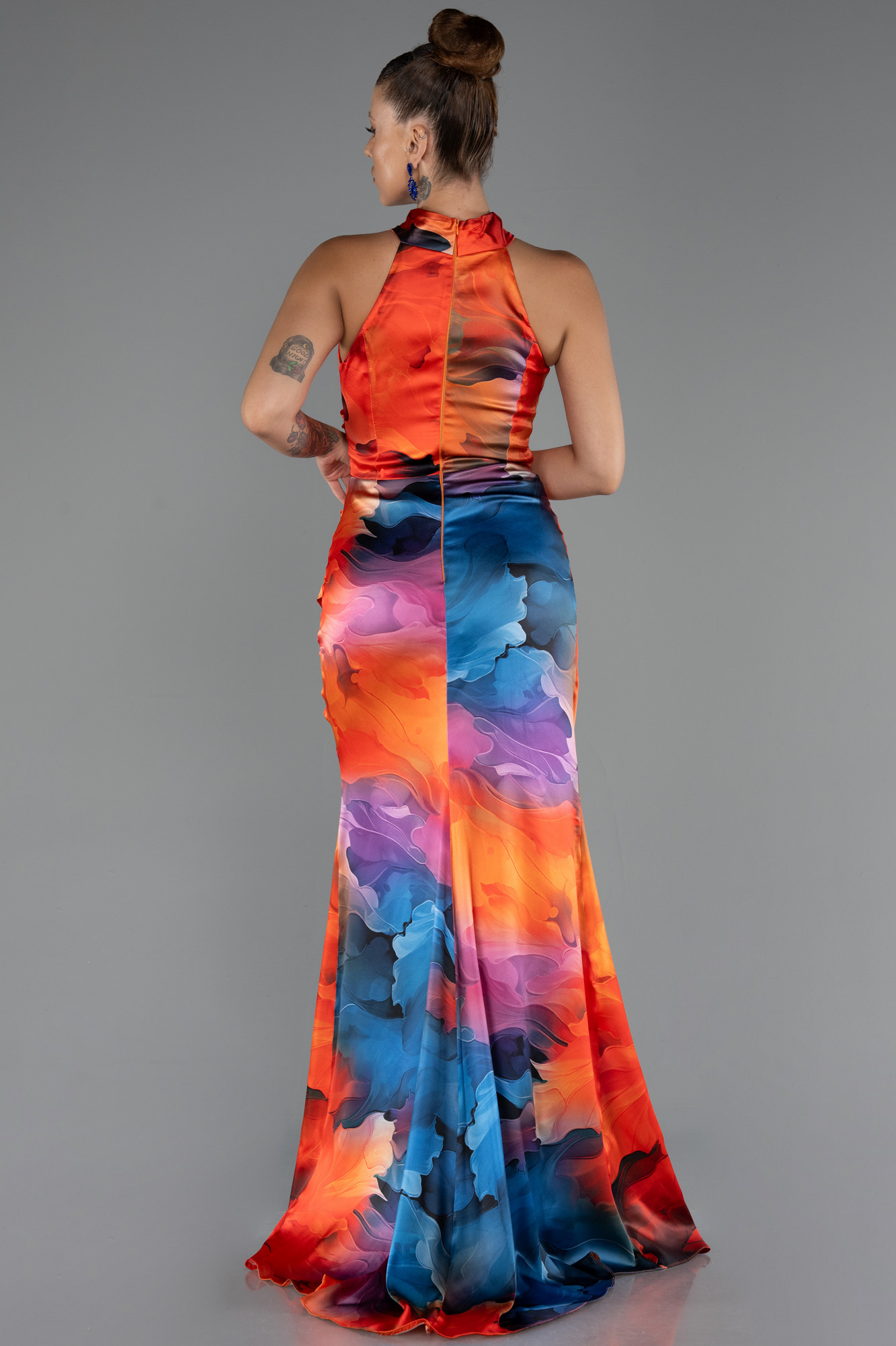 Orange Halter Yaka Bacak Dekolteli Desenli Saten Abiye ABU5305 - Görsel 2