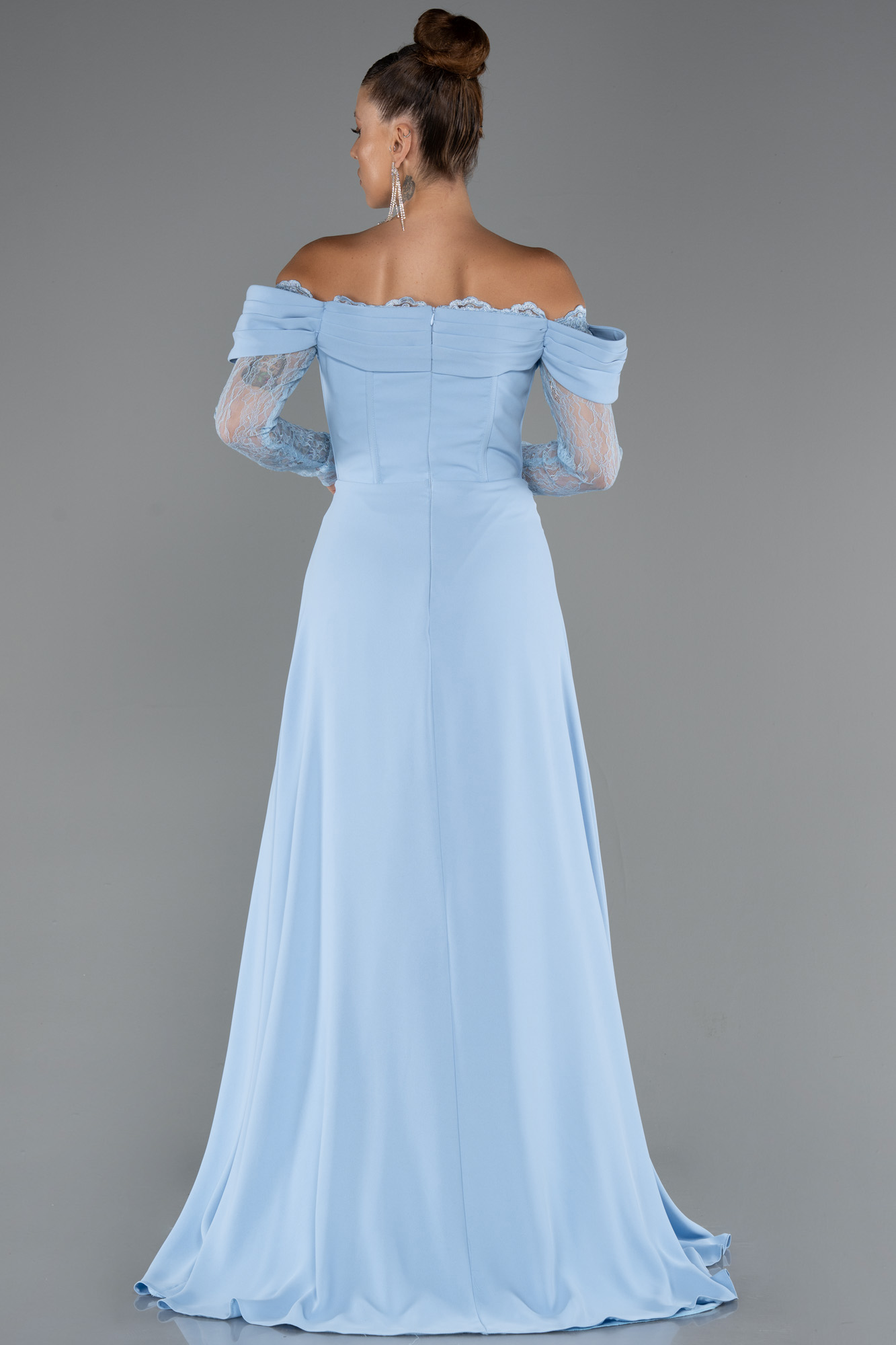 Buz Mavisi Dantelli Uzun Kol Kayık Yaka Balenli Abiye Elbise ABU5301 - Görsel 2