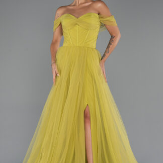 Fıstık Yeşili Kayık Yaka Bacak Dekolteli Uzun Abiye Elbise ABU5302