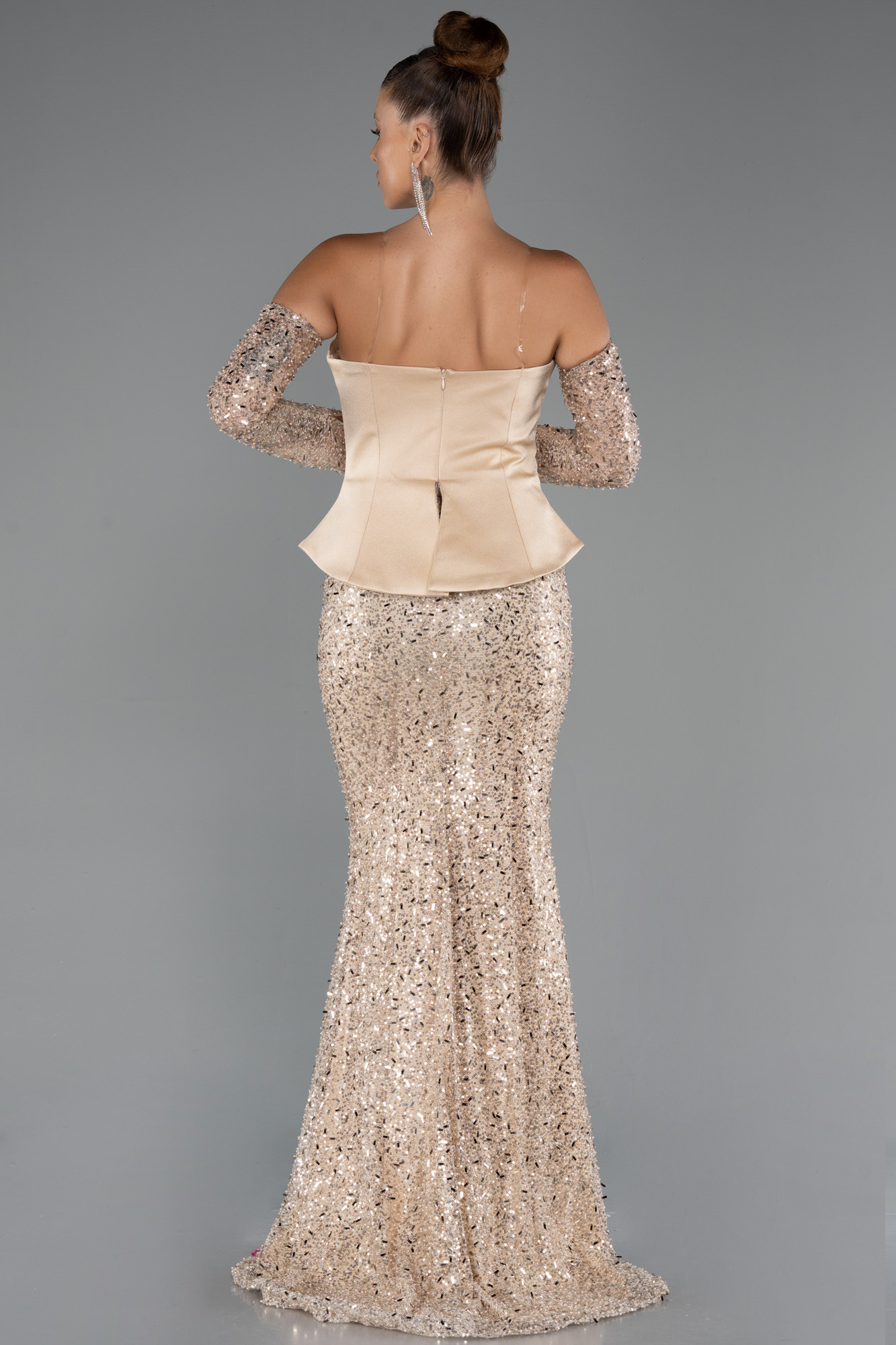 Gold Saten Straplez Uzun Boncuklu Balık Abiye Elbise ABU5303 - Görsel 4