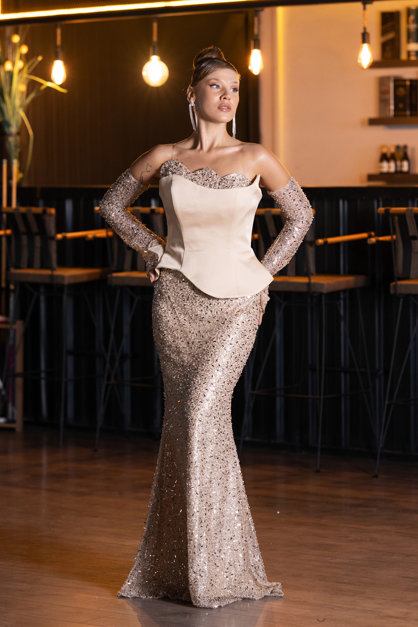 Gold Saten Straplez Uzun Boncuklu Balık Abiye Elbise ABU5303